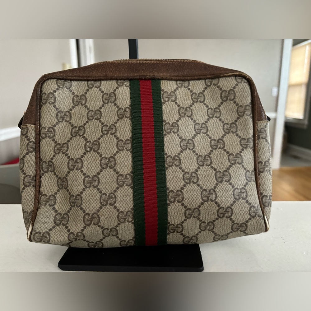 Gucci GG Supreme with Sherry Line Pouch